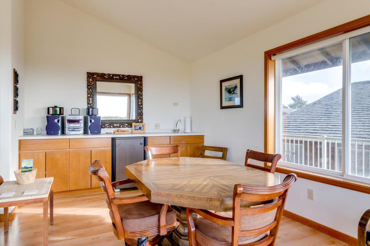 Frannie's Beachfront Holiday home