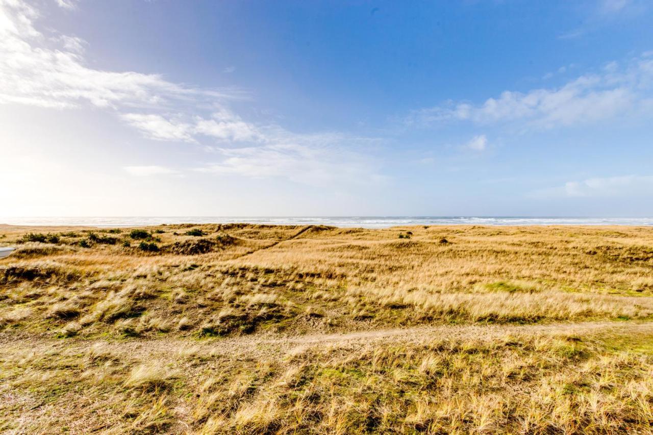 Frannie's Beachfront Holiday home *